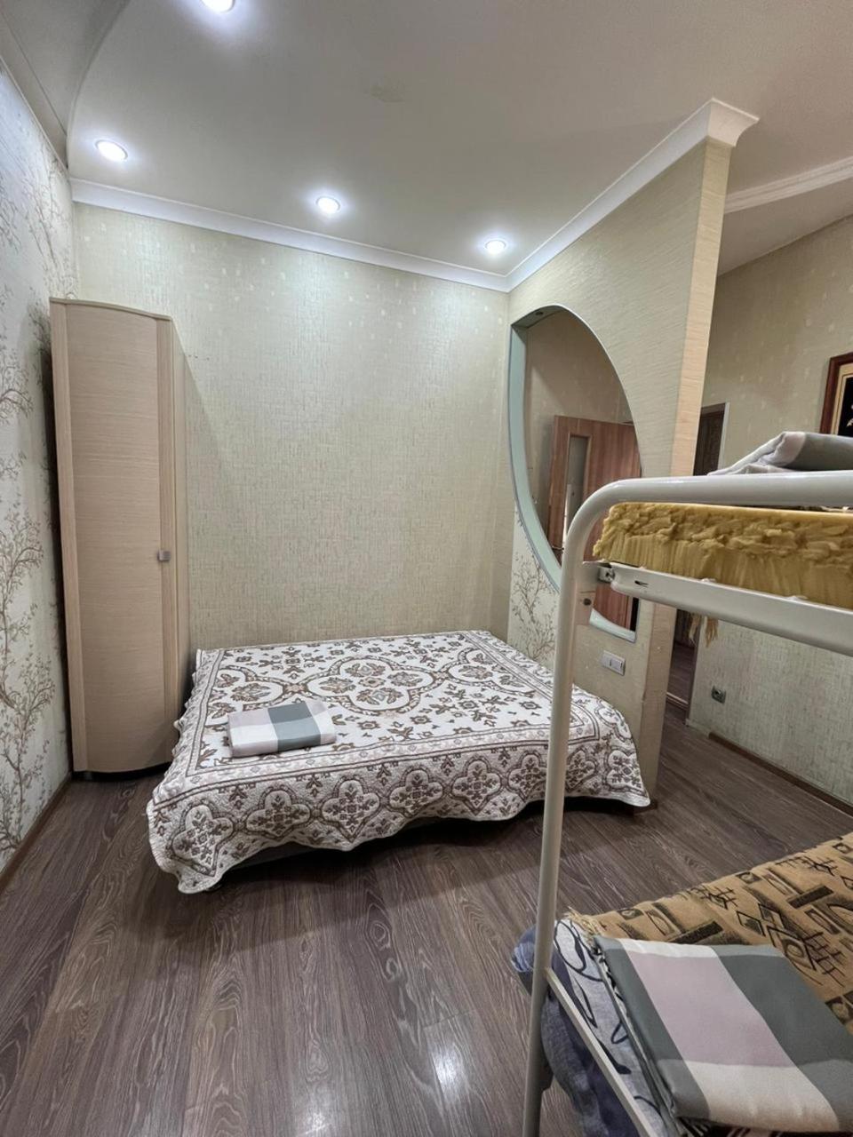 Apartments On Mustafa Ozturk Alma-Ata Rum bild